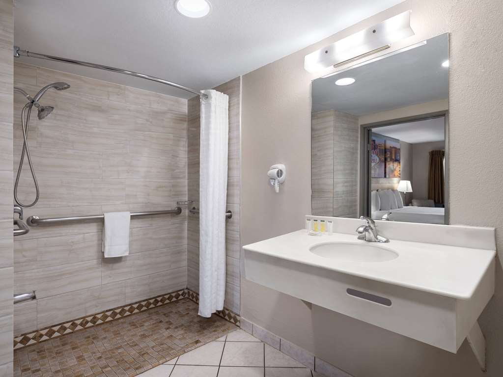 Days Inn by Wyndham Las Vegas Airport Near the Strip - photo 9