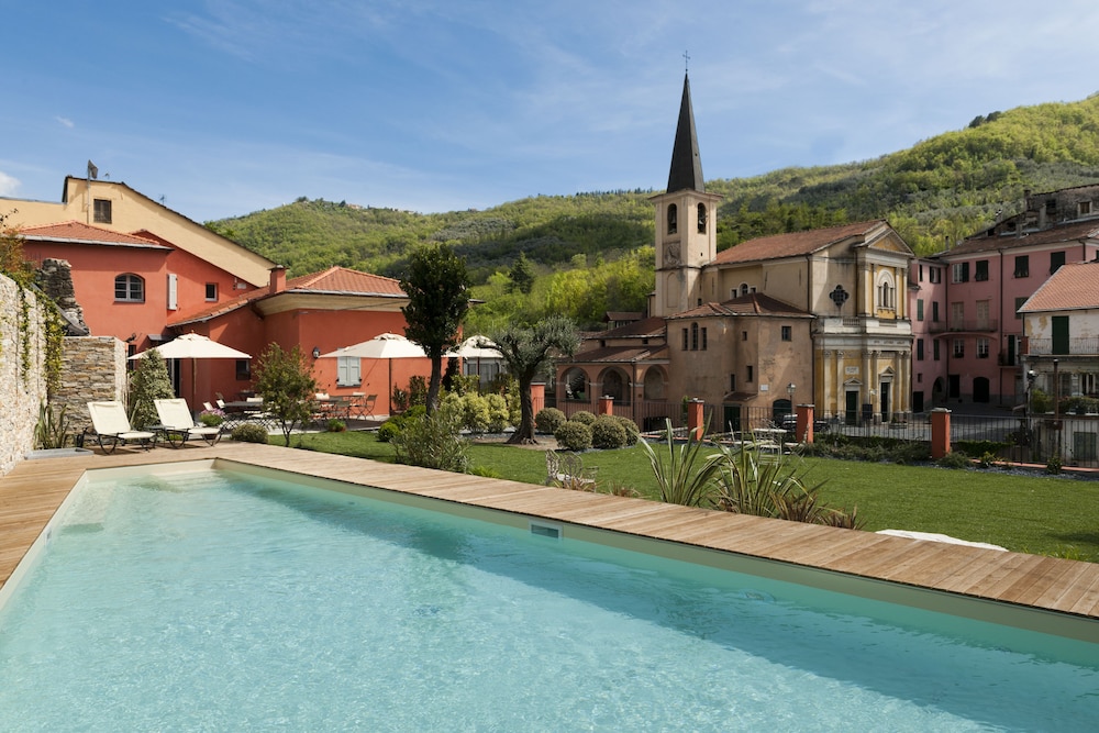 Relais Del Maro — 4-Star Luxury Hotel in Borgomaro, Italy