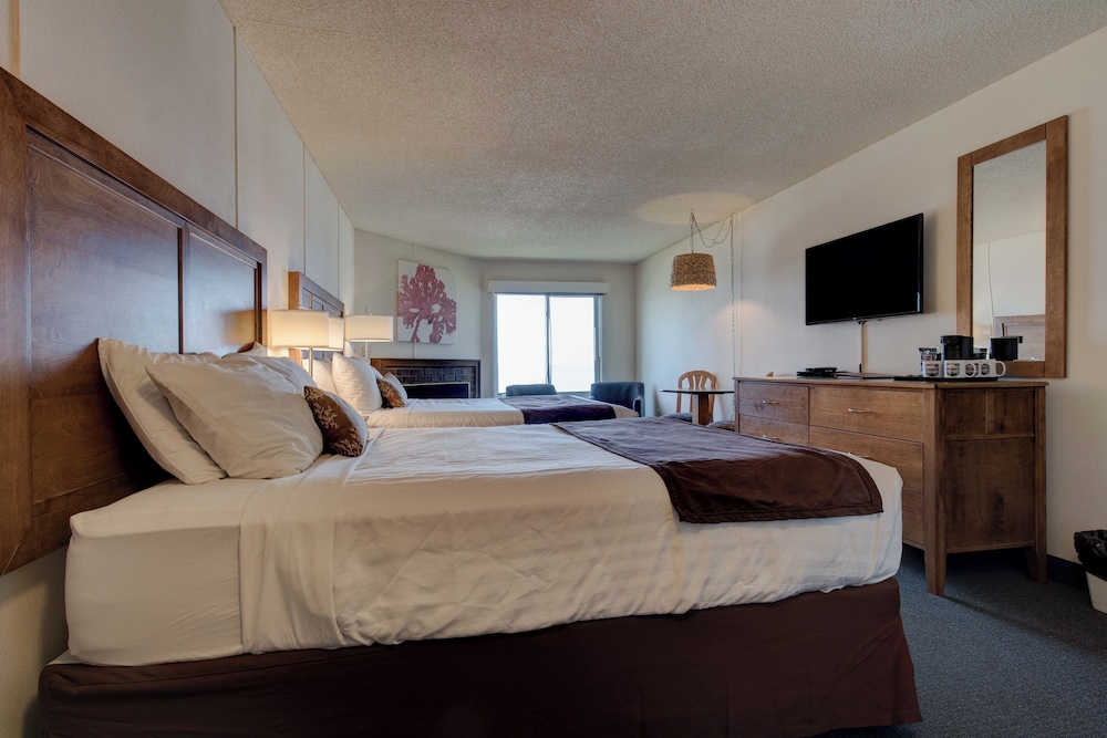 Ester Lee Oceanview Inn - photo 37
