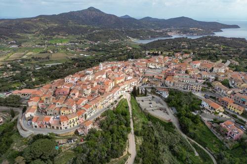 Vicolo Vespucci Goelba — 4-Star Luxury Hotel in Capoliveri, Italy