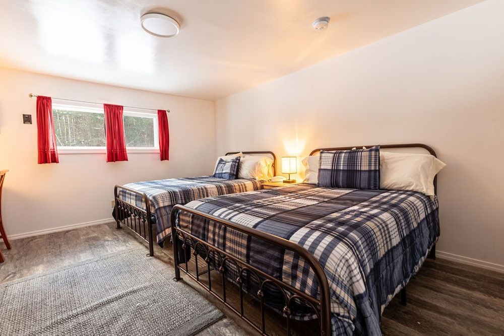 West Bethel Motel - photo 14