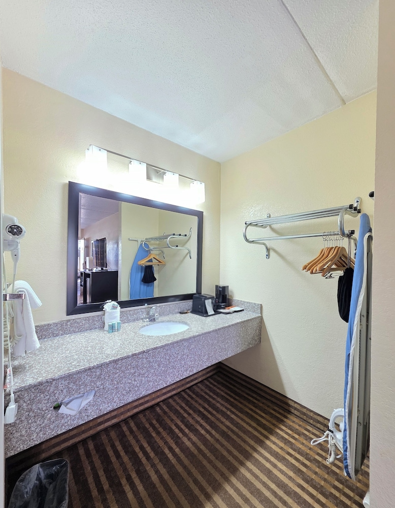 Heritage Inn Chattanooga - photo 18