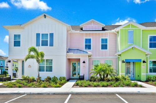 Colorful Villa Near Disney With Margaritaville Resort & Island H20 Waterpark Access 3140Cs — 4-Star Luxury Hotel in Orlando, United States