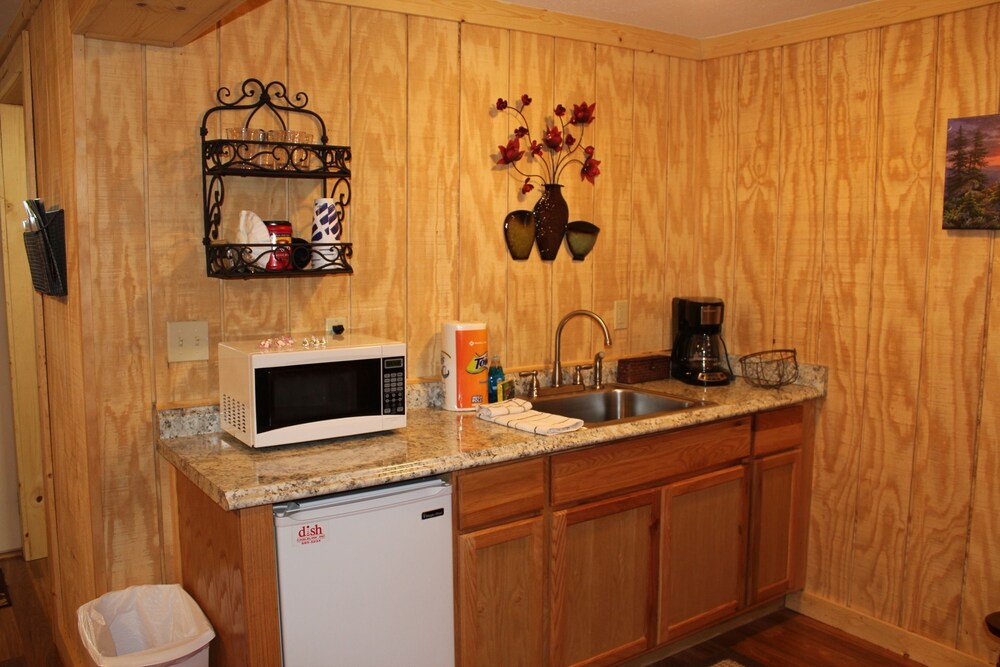 Shawnee Trails Lodging and Suites - photo 17