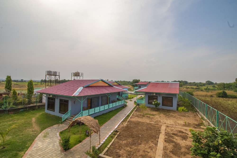 Dream View Heritage Resort in Sohagpur, India