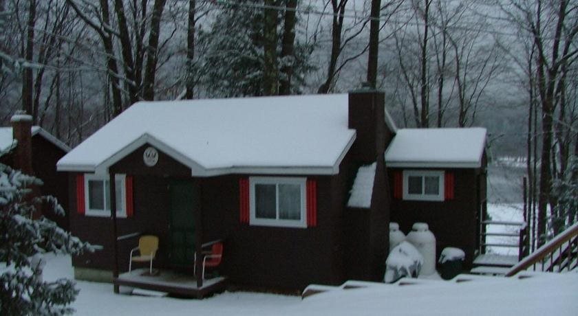 Maple Lodge Cabins — 4-Star Luxury Hotel in Woodstock, United States