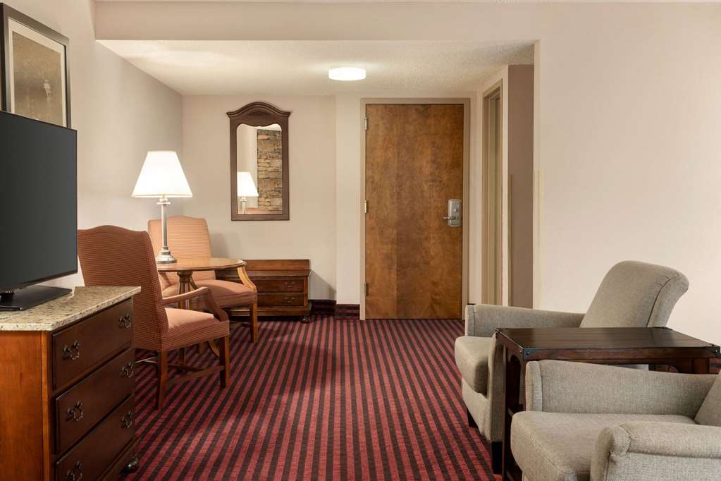 Ramada by Wyndham Pigeon Forge North - photo 26