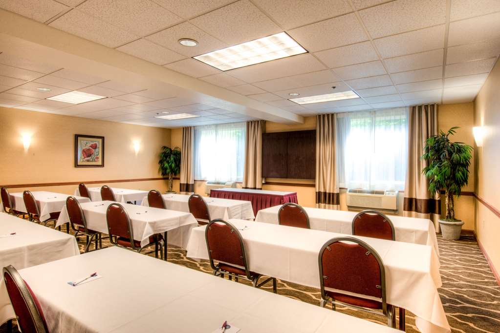 Comfort Suites Springfield Eugene - photo 15