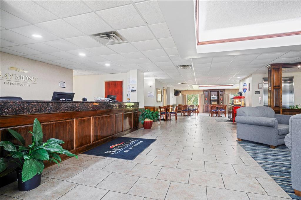 Baymont by Wyndham Madisonville - photo 4