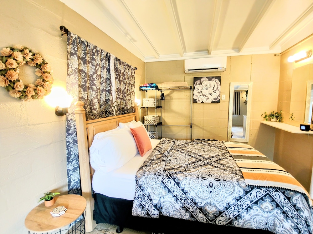 Edgewater Resort Cottage #1 - photo 9