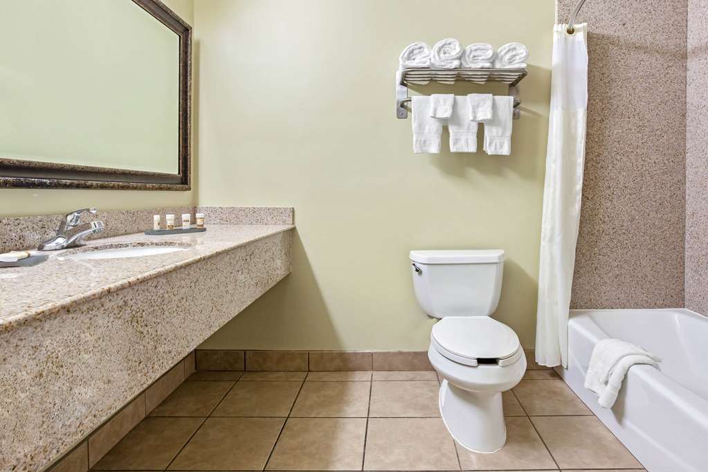 La Quinta Inn & Suites by Wyndham Moreno Valley - photo 26