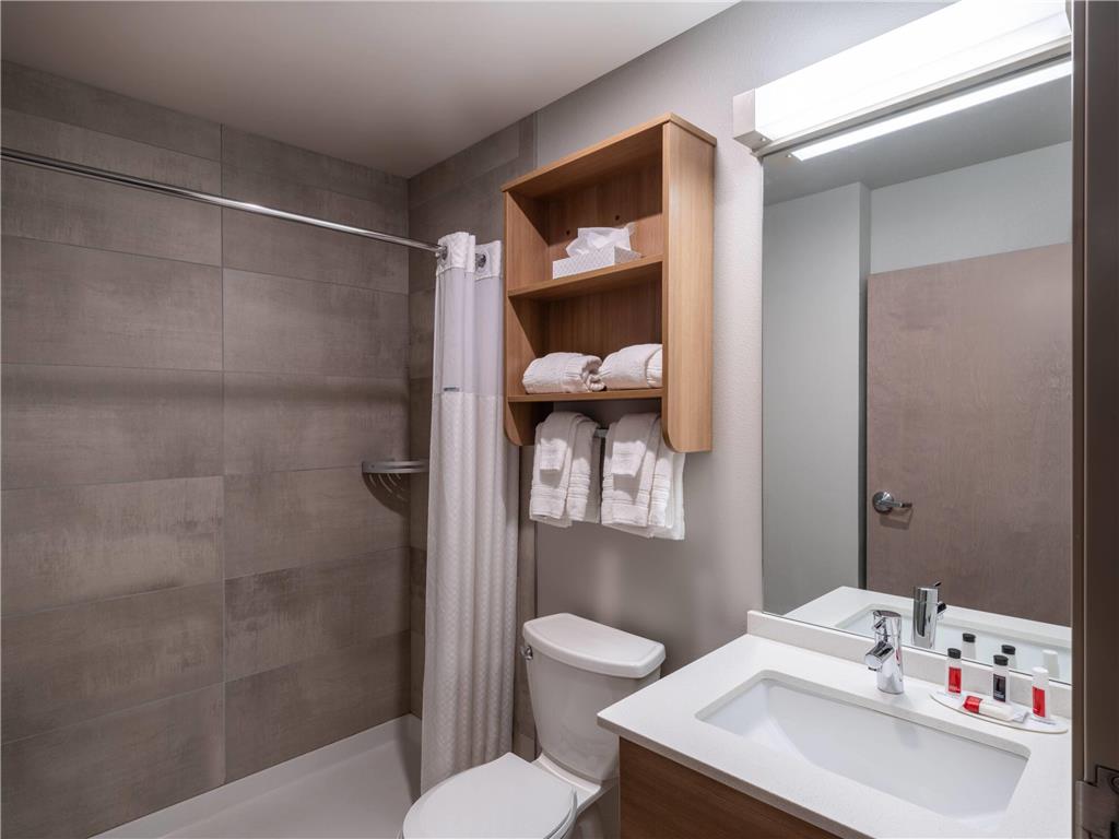 Microtel Inn & Suites by Wyndham Georgetown Lake - photo 30