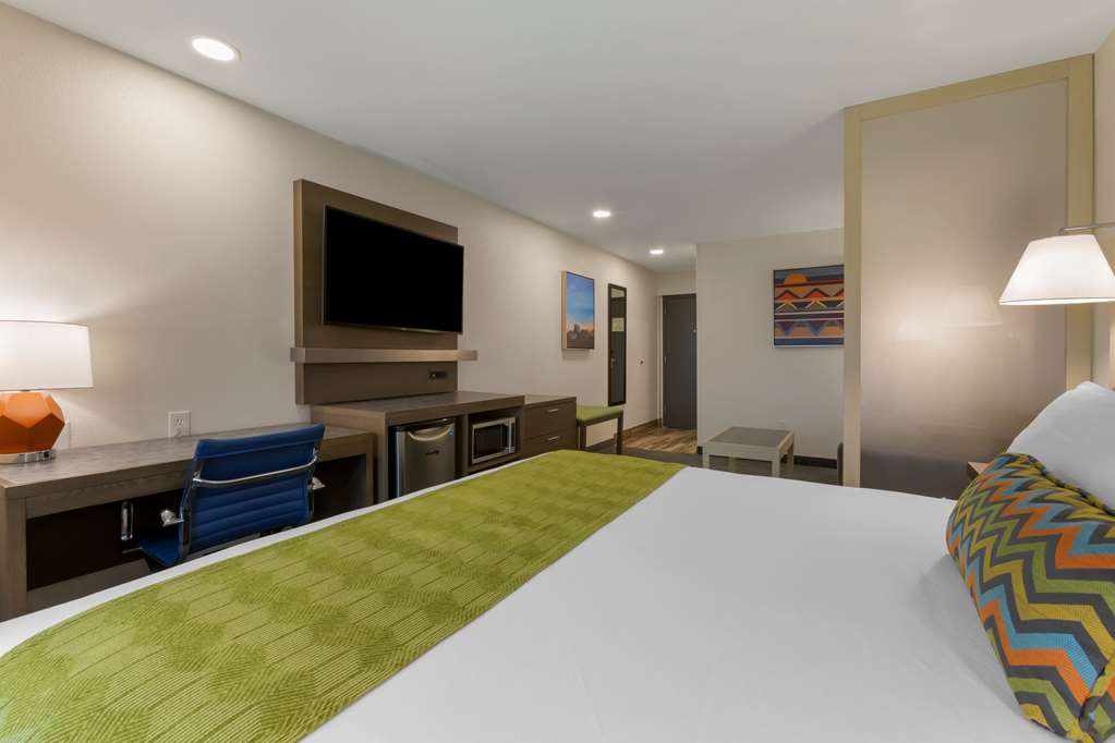 Best Western Plus Yuma Foothills Inn & Suites - photo 18