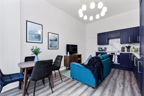 Fabulous One Bedroom Flat with Private Garden — 4-Star Luxury Hotel in London, United Kingdom