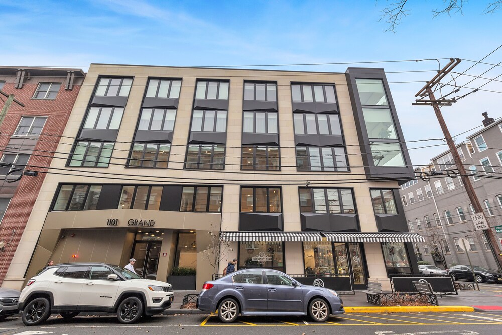 Dharma Home Suites Hoboken at Grand - photo 37