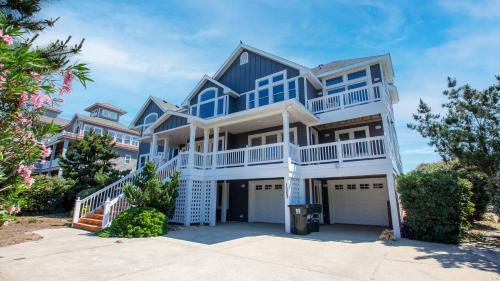 OCEANFRONT Ocean views ELEV Private Pool Private beach access WL1083 Lighthouse Drive - last minute hotel in Unknown City