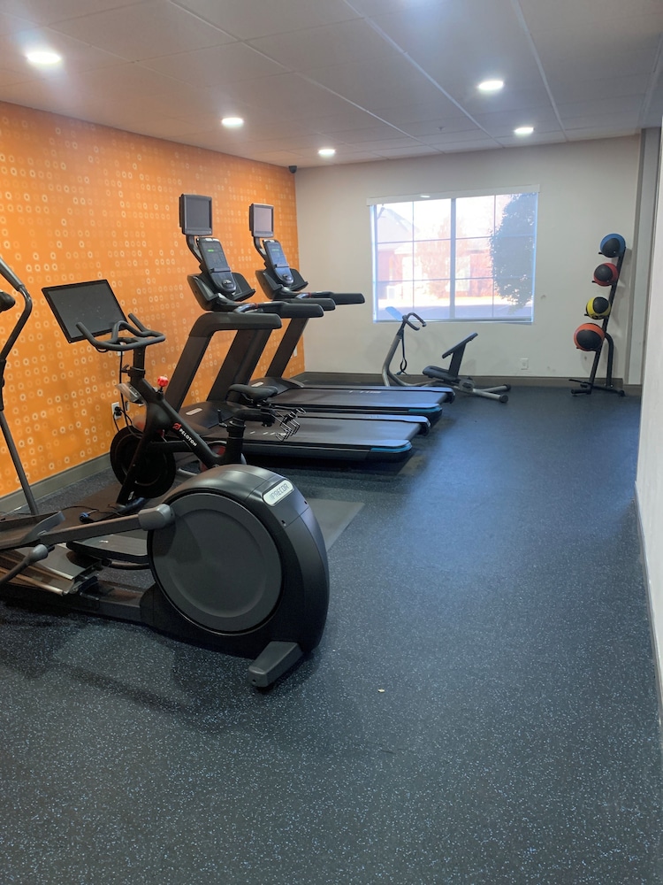 La Quinta Inn & Suites by Wyndham OKC North Quail Springs - photo 35