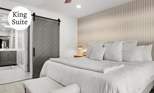 Hotel Homes The Camelback Manor - photo 39