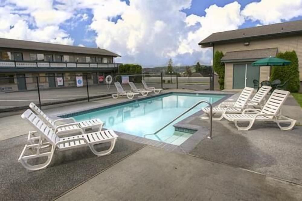 Poulsbo Inn & Suites - photo 5