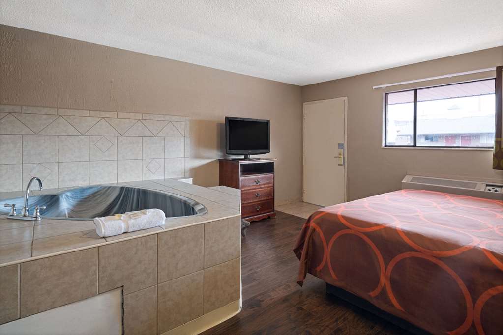 Super 8 by Wyndham Youngstown Girard - photo 19