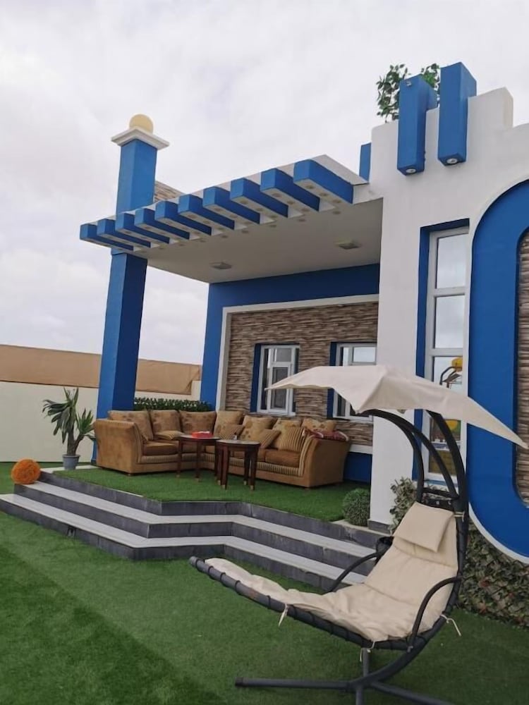 Red 12 Almasaraat in Salalah, Oman