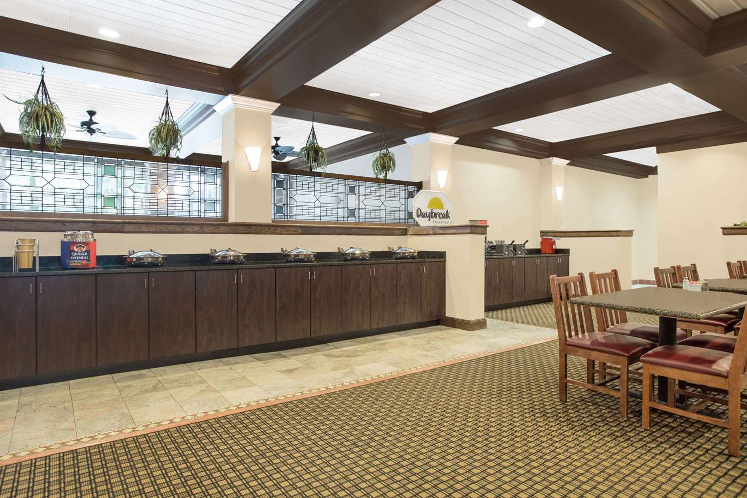 Days Inn by Wyndham Asheville Mall - photo 4