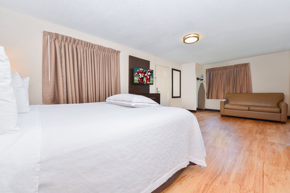Red Roof Inn PLUS & Suites Guilford - photo 12