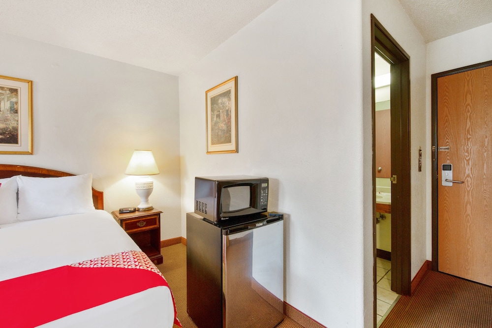 Oyo Hotel Portage I 94 - photo 10