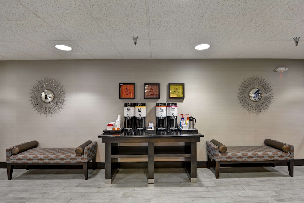 Hampton Inn State College - photo 24