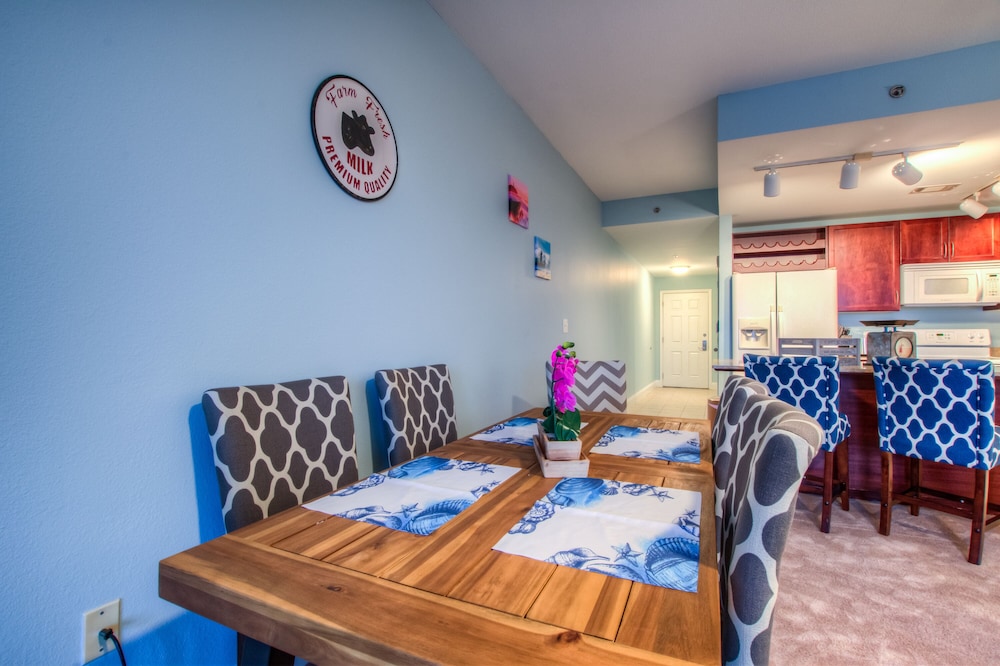 Laketown Wharf Resort by Aneliya's Rentals - photo 650