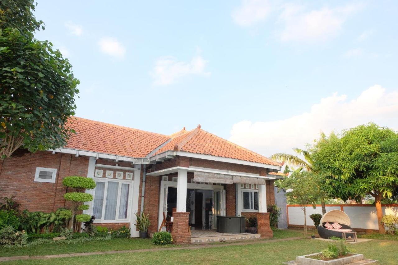 Shoreside Semat Villa and Flat — 4-Star Luxury Hotel in Jepara, Indonesia