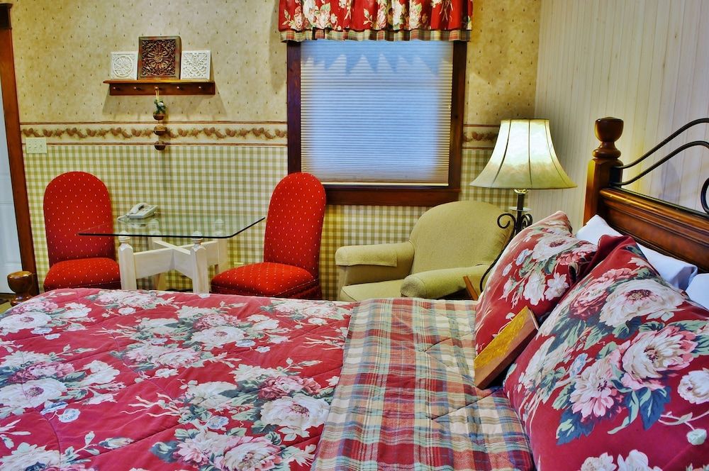 Arbor Hill Inn - photo 8