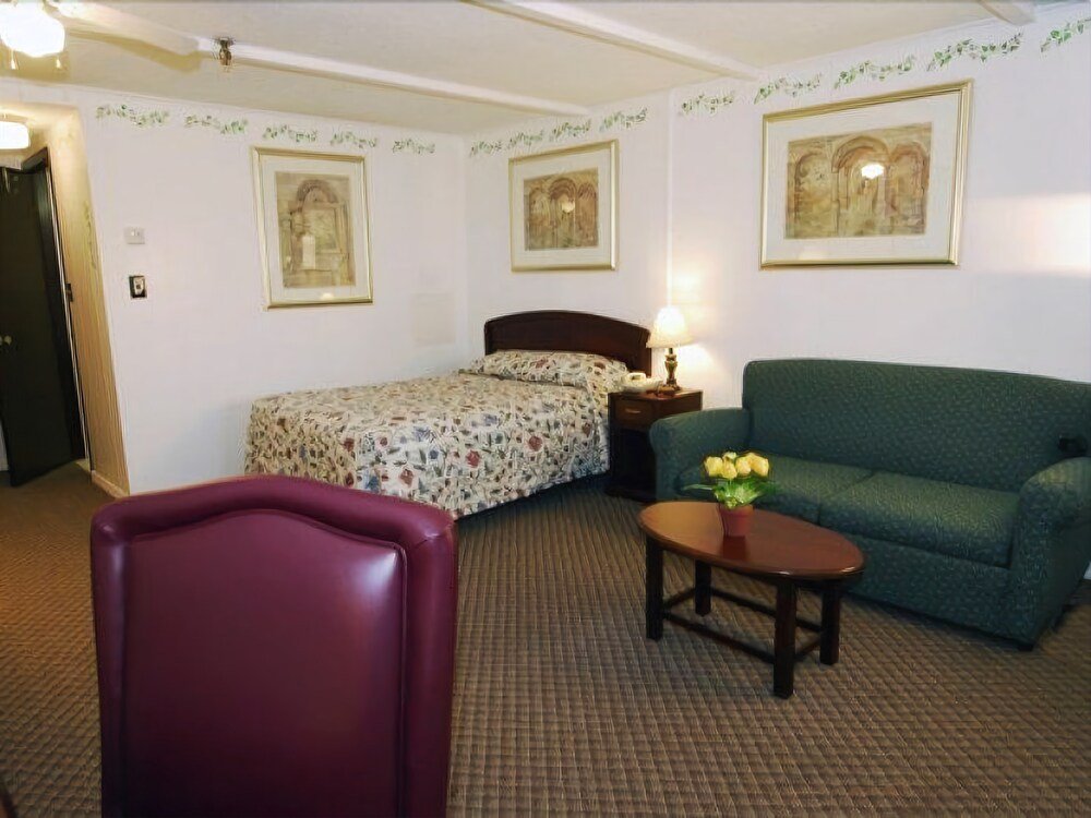 Aroostook Hospitality Inn at Van Buren - photo 5