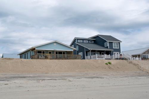 Admiral's Quarters by Oak Island Accommodations - photo 7