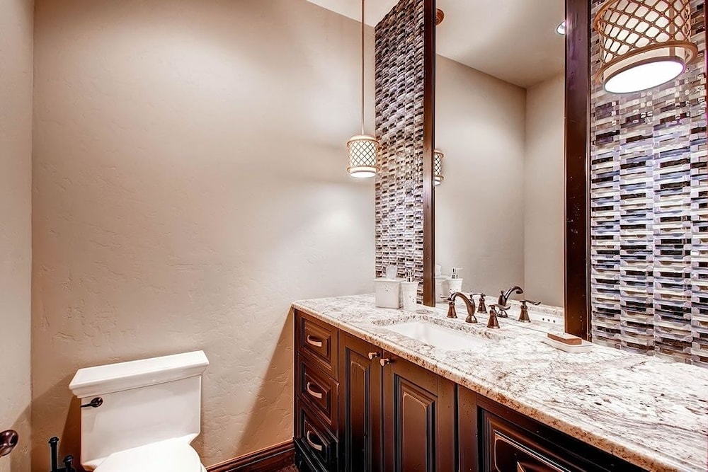 Slopeside Manor On Peak 8 By Pinnacle Lodging - photo 25