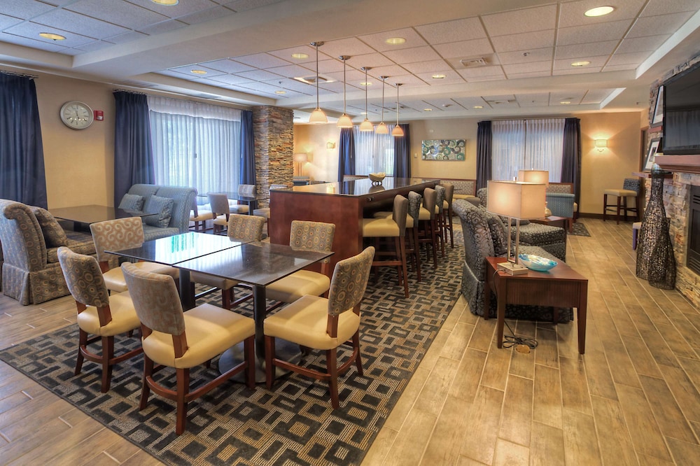 Hampton Inn Great Falls - photo 6