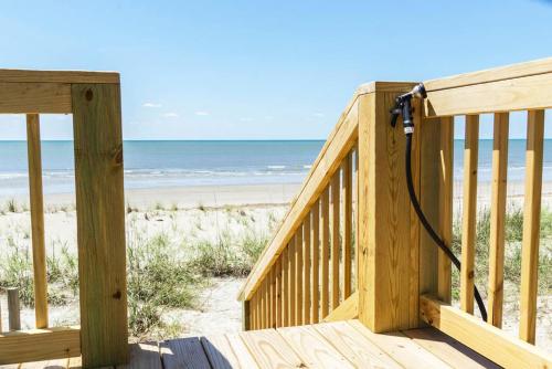 Salty But Sweet by Oak Island Accommodations - photo 32