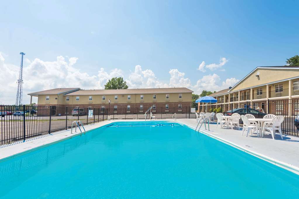 Days Inn by Wyndham Amherst - photo 3