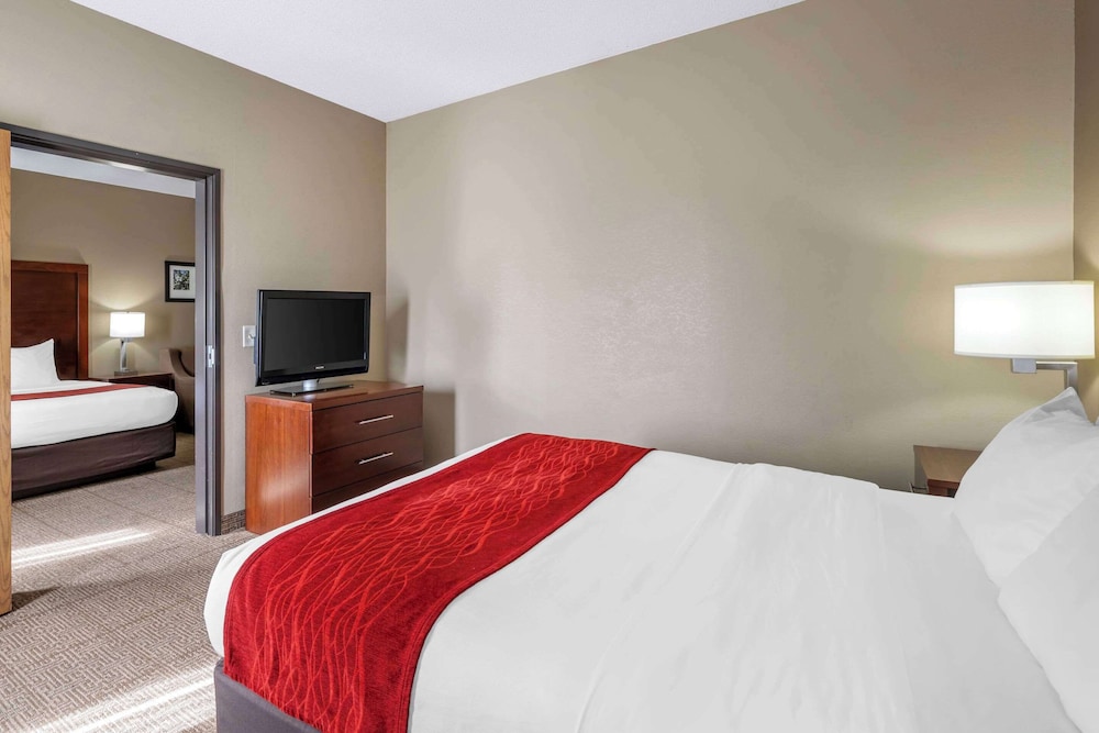 Grain Valley Inn Kansas City - photo 13
