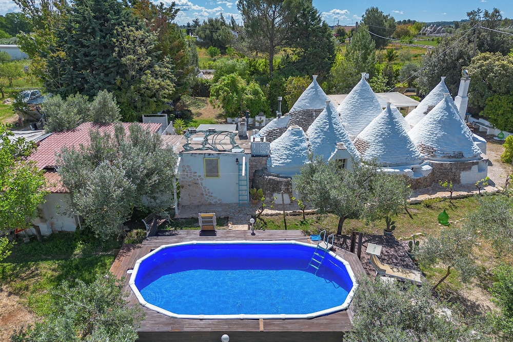 Trullo Nicolo With Pool Martina Franca — 4-Star Luxury Hotel in Martina Franca, Italy