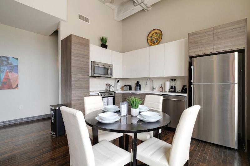 Luxury Downtown Dallas Stay by Amyfinehouse - photo 270