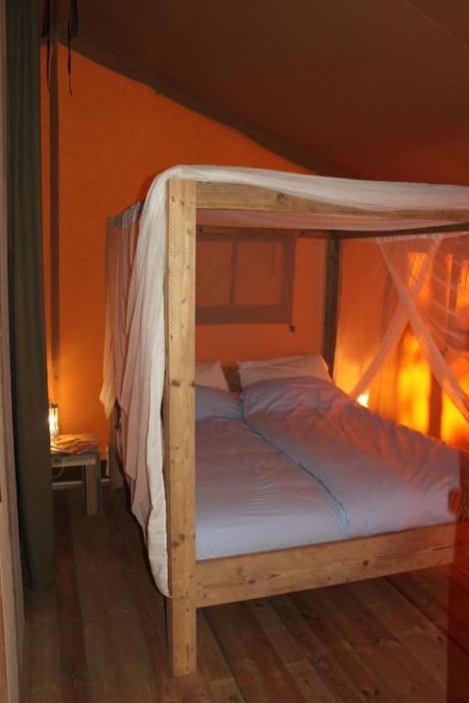 Camping RCN Les Collines de Castellane — 4-Star Luxury Hotel in La Garde, France
