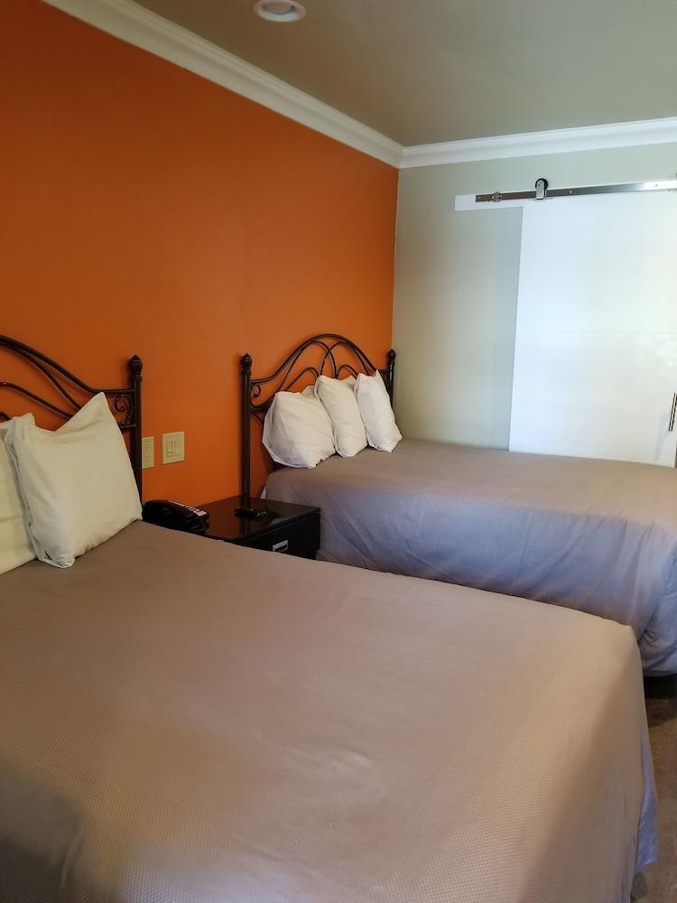 Le Blanc Inn & Suites - photo 5