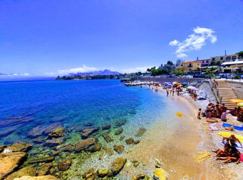 Seafront House Gabbiano Blu — 4-Star Luxury Hotel in Santa Flavia, Italy