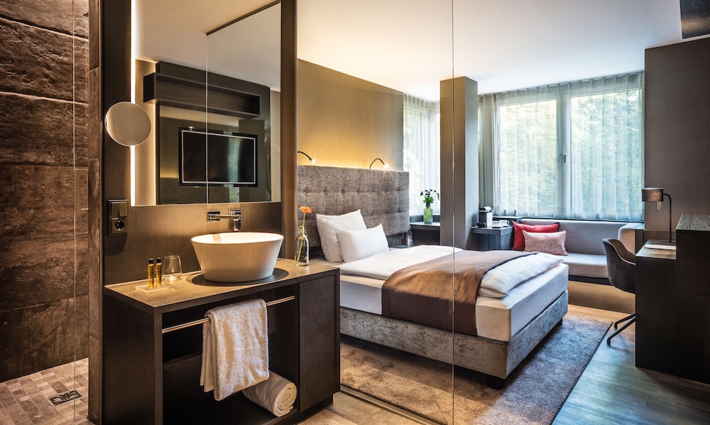 SAKS Urban Design Hotel Frankfurt — 4-Star Luxury Hotel in Frankfurt Am Main, Germany