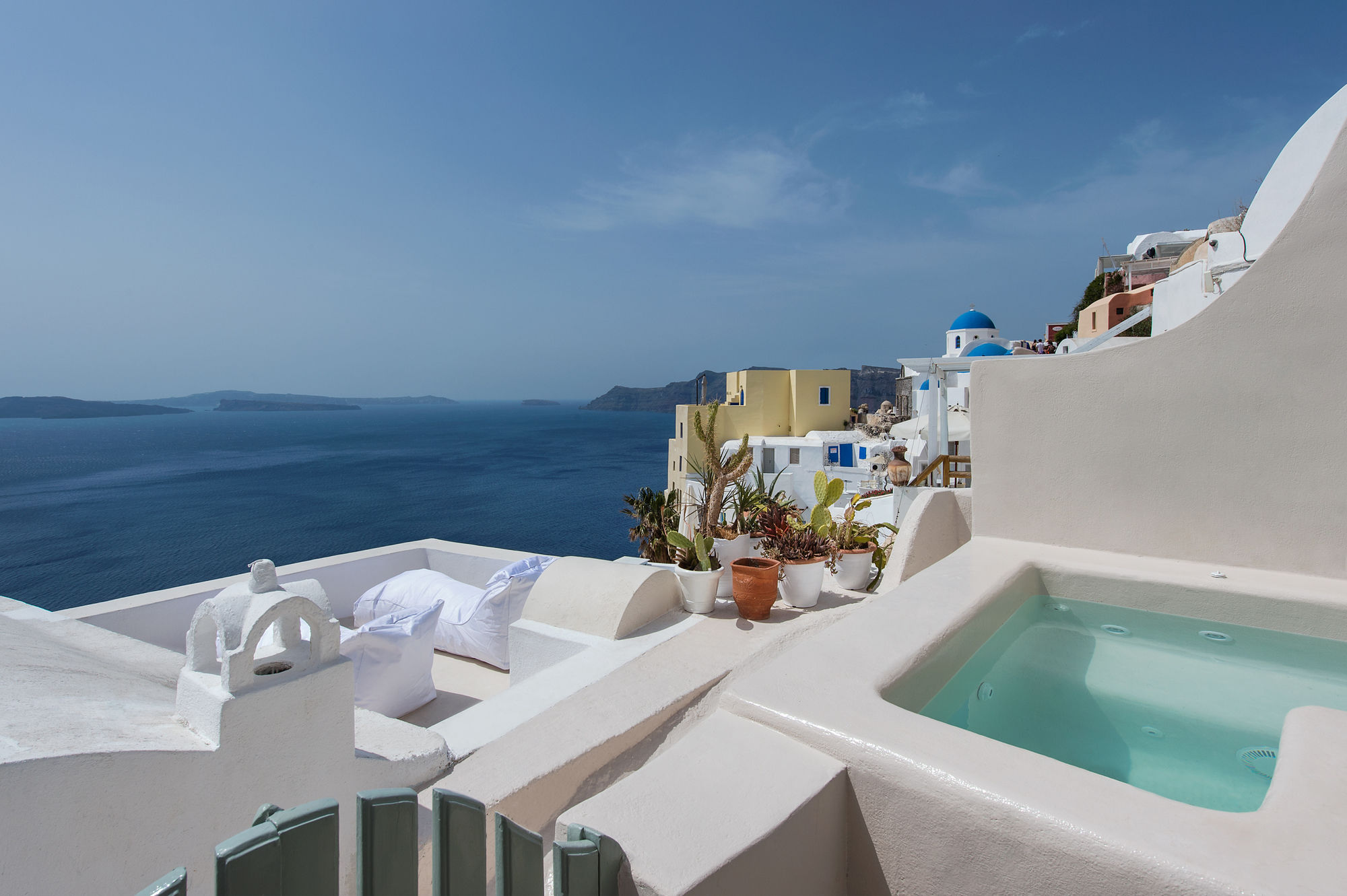 Artia Mansion — 4-Star Luxury Hotel in Oia, Greece