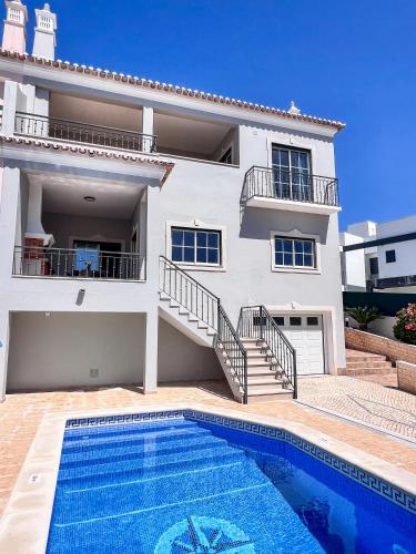 Silver Globe - carbon neutral hotel in Albufeira