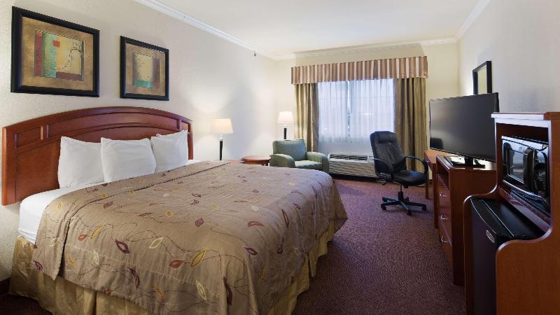 Best Western Cleveland Inn & Suites - photo 20