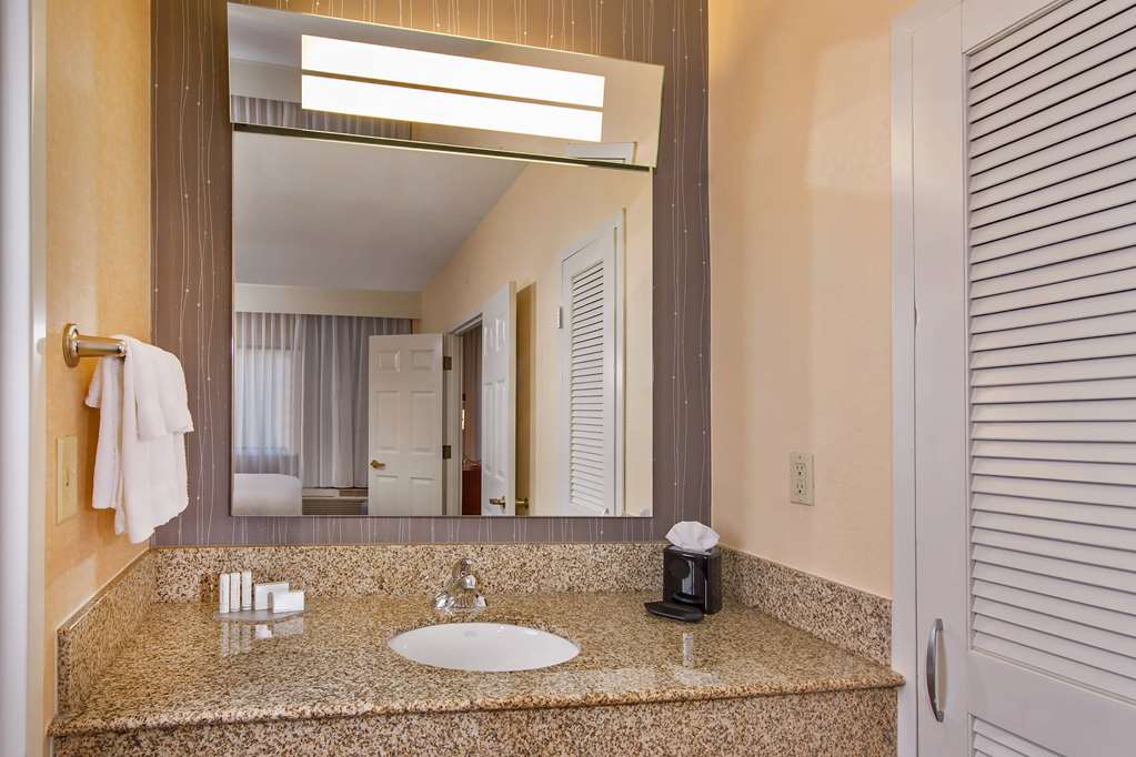 Sonesta Select Charlotte University Research Park - photo 15
