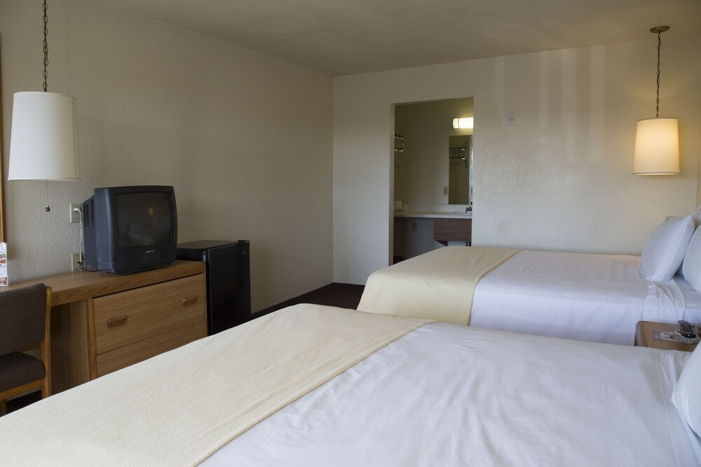 E Z 8 Motel South Bay - photo 14